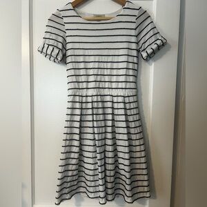 BORDEAUX Anthropologie Scalloped Stripes Dress Beachy Coastal‎ Nautical S P